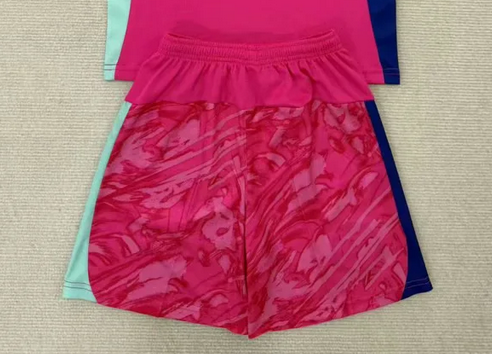 Fan Version 2025-2026 Manchester City Pink Goalkeeper Soccer Shorts Football Shorts