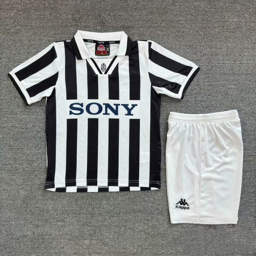 Retro Youth Uniform Kids Kit 1996-1997 Juventus Home Soccer Jersey Shorts Child Football Set