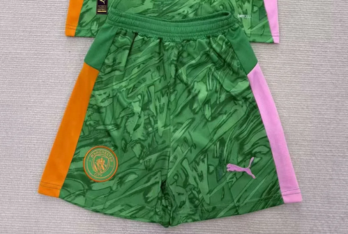 Fan Version 2025-2026 Manchester City Green Goalkeeper Soccer Shorts Football Shorts