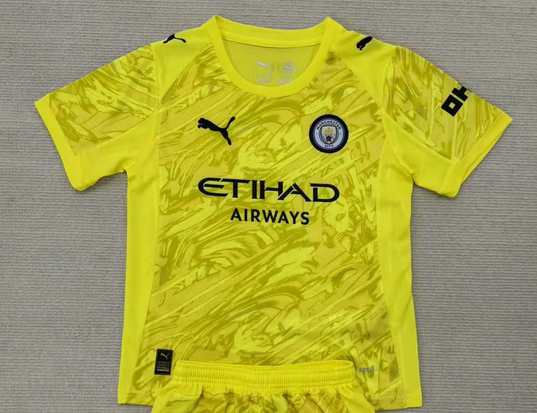 Fan Version 2025-2026 Manchester City Yellow Goalkeeper Soccer Jersey Man City Football Shirt