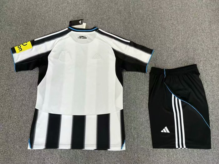 Adult Uniform 2025-2026 Newcastle United Home Soccer Jersey Shorts Men's Football Kit