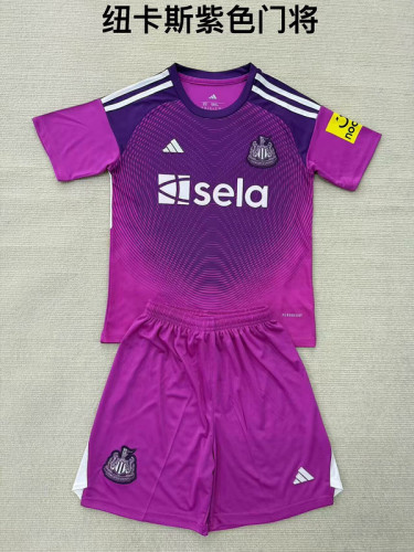 Youth Uniform Kids Kit Newcastle United 2025-2026 Purple Goalkeeper Soccer Jersey Shorts Child Football Set