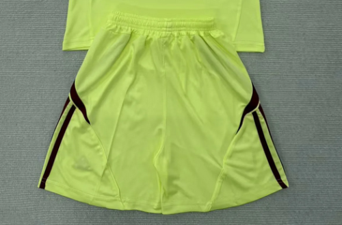 Fan Version 2025-2026 Aston Villa Yellow Goalkeeper Soccer Shorts Football Shorts