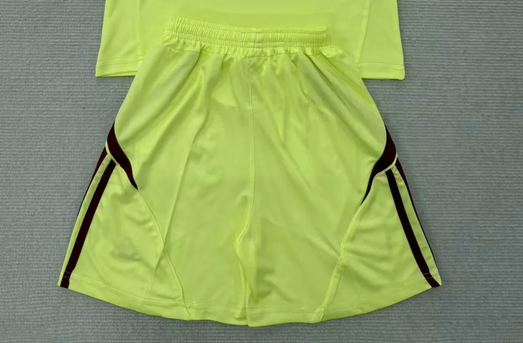 Fan Version 2025-2026 Aston Villa Yellow Goalkeeper Soccer Shorts Football Shorts