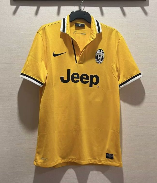 Retro Jersey 2013-2014 Juventus Away Yellow Soccer Jersey Vintage Football Shirt