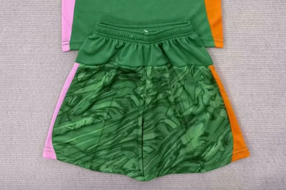 Fan Version 2025-2026 Ac Milan Green Goalkeeper Soccer Shorts Football Shorts