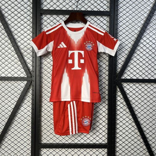 Youth Uniform Kids Kit 2025-2026 Bayern Munich Home Soccer Jersey Shorts Red Child Football Set