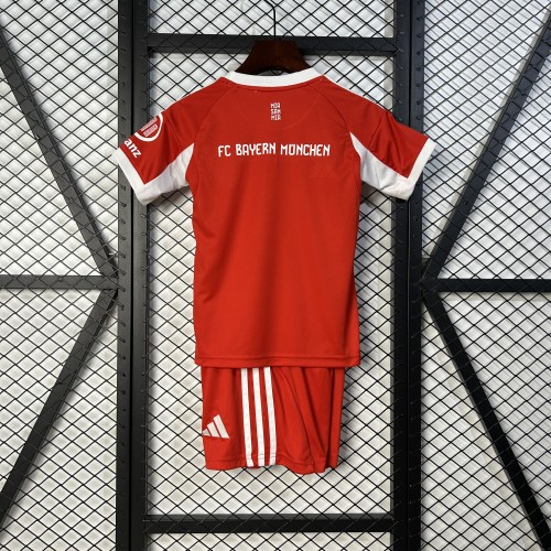 Youth Uniform Kids Kit 2025-2026 Bayern Munich Home Soccer Jersey Shorts Red Child Football Set