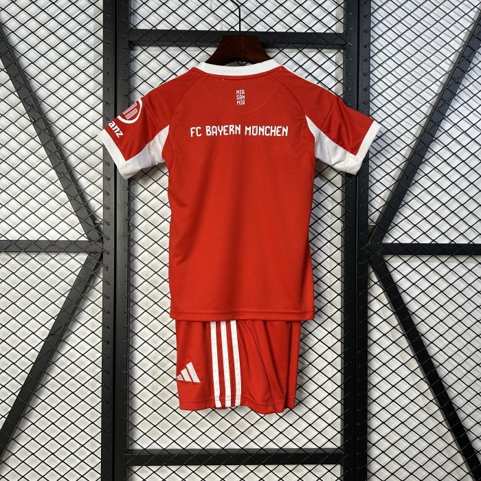 Youth Uniform Kids Kit 2025-2026 Bayern Munich Home Soccer Jersey Shorts Red Child Football Set