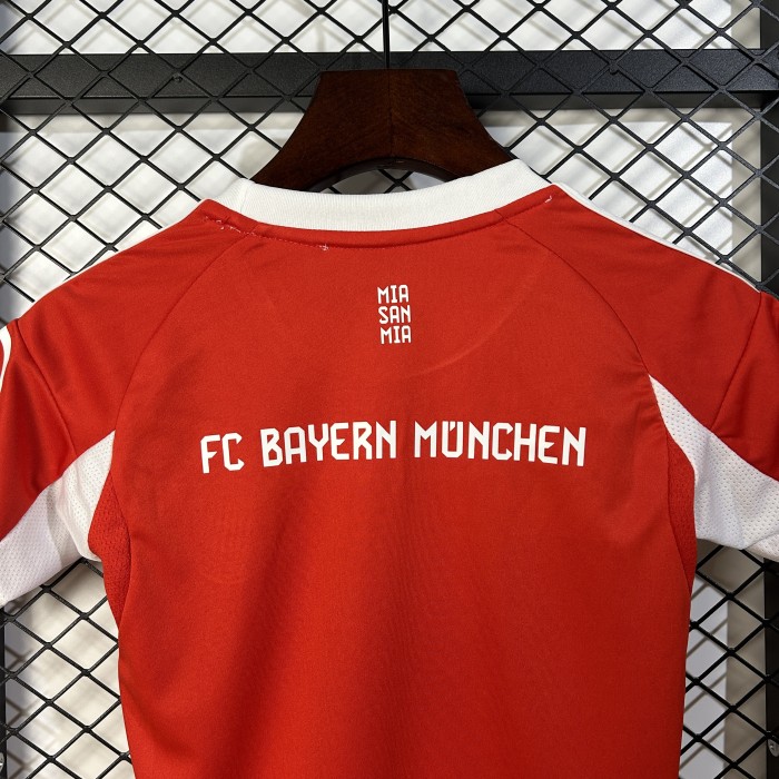 Youth Uniform Kids Kit 2025-2026 Bayern Munich Home Soccer Jersey Shorts Red Child Football Set