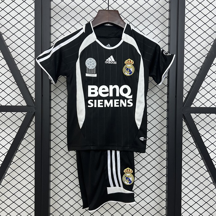 Retro Youth Uniform Kids Kit 2006-2007 Real Madrid Away Black Soccer Jersey Shorts Child Football Set