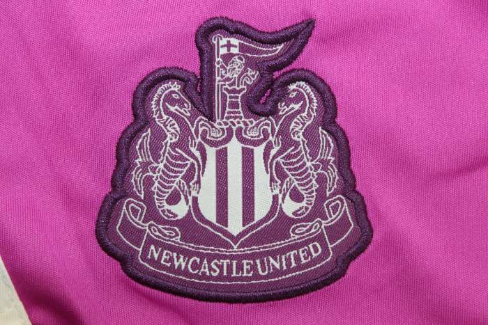 Fan Version 2025-2026 Newcastle United Purple Goalkeeper Soccer Shorts Football Shorts