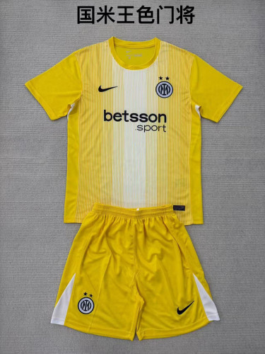 Youth Uniform Kids Kit 2025-2026 Inter Milan Yellow Goalkeeper Soccer Jersey Shorts Child Football Set