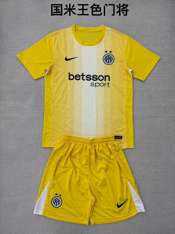 Youth Uniform Kids Kit 2025-2026 Inter Milan Yellow Goalkeeper Soccer Jersey Shorts Child Football Set