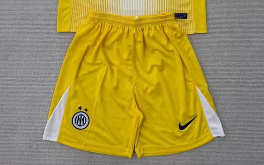 Fan Version 2025-2026 Inter Milan Yellow Goalkeeper Soccer Shorts Football Shorts