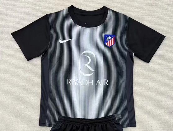 Fan Version 2025-2026 Atletico Madrid Black Goalkeeper Soccer Jersey Football Shirt
