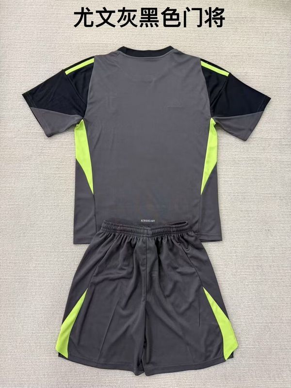 Youth Uniform Kids Kit 2025-2026 Juventus Black Goalkeeper Soccer Jersey Shorts Child Football Set