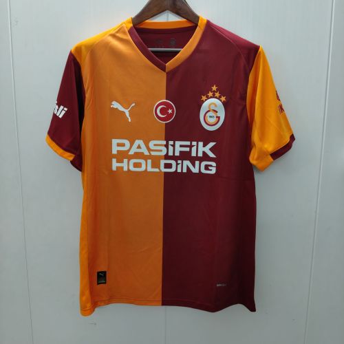 with Sponor Logo Fan Version 2025-2026 Galatasaray Home Soccer Jersey Football Shirt
