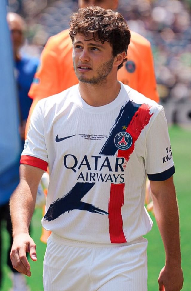with one Star+Front Lettering Player Version 2025-2026 PSG White Special Edition Soccer Jersey Paris Football Maillot