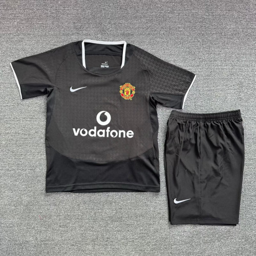 Retro Youth Uniform Kids Kit 2003-2004 Manchester United Black Soccer Jersey Shorts Vintage Child Football Set