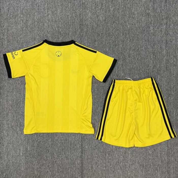 Youth Uniform Kids Kit Newcastle United 2025-2026 Yellow Goalkeeper Soccer Jersey Shorts Child Football Set