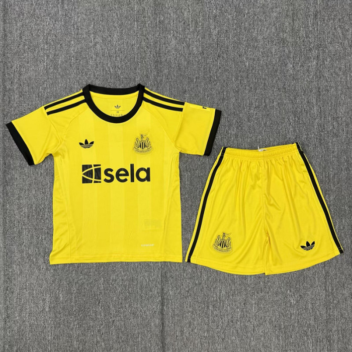 Youth Uniform Kids Kit Newcastle United 2025-2026 Yellow Goalkeeper Soccer Jersey Shorts Child Football Set