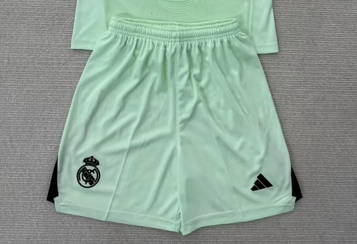 Fan Version 2025-2026 Real Madrid Light Green Goalkeeper Soccer Shorts Football Shorts
