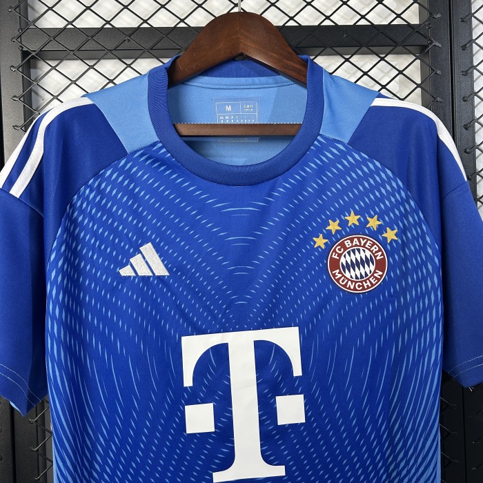 Fan Version 2025-2026 Bayern Munich Blue Goalkeeper Soccer Jersey Bayern Munchen Football Shirt
