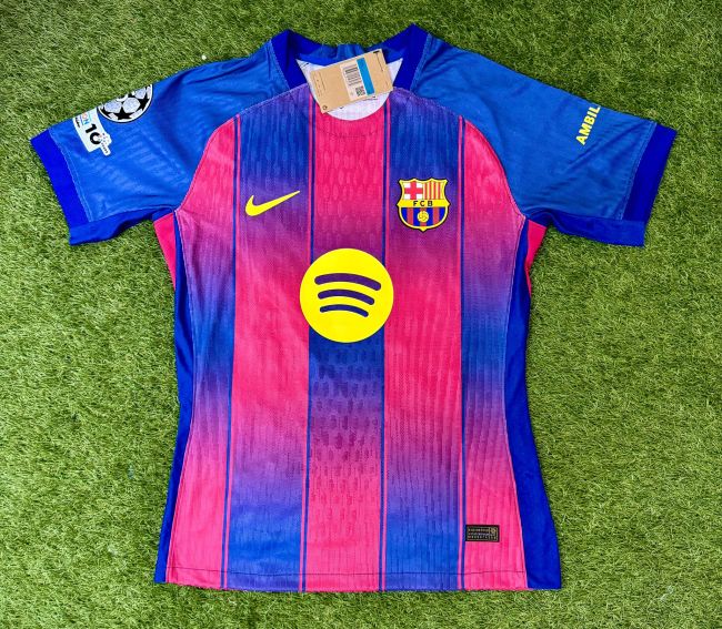with UCL Patch Barca Camisetas de Futbol Player Version 2025-2026 Barcelona Home Soccer Jersey Football Shirt