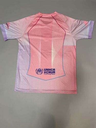 with Dark Blue Sponor Logo Barca Camisetas de Futbol Fans Version 2025-2026 Barcelona Pink Soccer Jersey