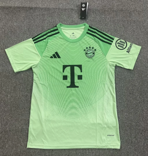 Fan Version 2025-2026 Bayern Munich Green Goalkeeper Soccer Jersey Bayern Munchen Football Shirt