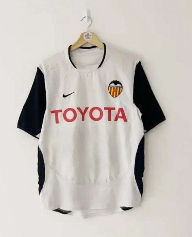 Retro Jersey 2003-2004 Valencia Home Soccer Jersey Vintage Football Shirt