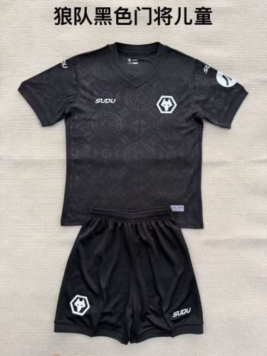 Youth Uniform Kids Kit 2025-2026 Wolverhampton Wanderers Black Goalkeeper Soccer Jersey Shorts Wolves Child Wolves Football Set
