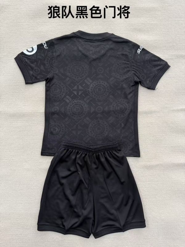 Youth Uniform Kids Kit 2025-2026 Wolverhampton Wanderers Black Goalkeeper Soccer Jersey Shorts Wolves Child Wolves Football Set