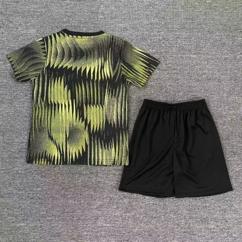 without Sponor Logo Youth Uniform Kids Kit 2025-2026 Leeds United Black Green Soccer Training Jersey Shorts Child Football Set