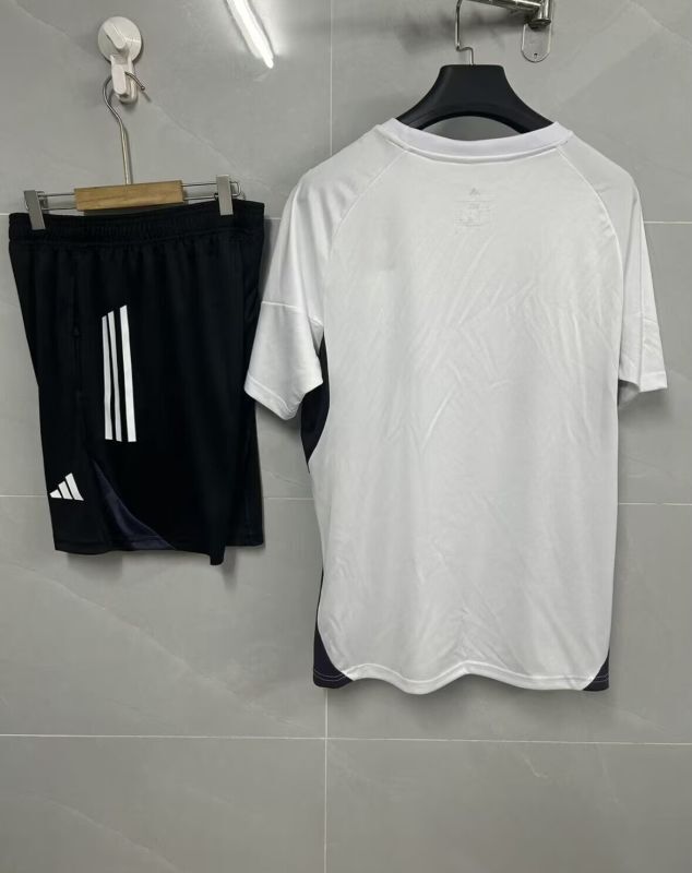 Adult Uniform 2025-2026 Manchester United White Soccer Training Jersey and Shorts Football Kits