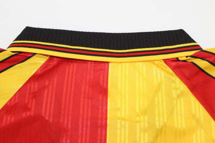 Retro Jersey 1997-1998 Galatasaray Home Soccer Jersey Vintage Football Shirt