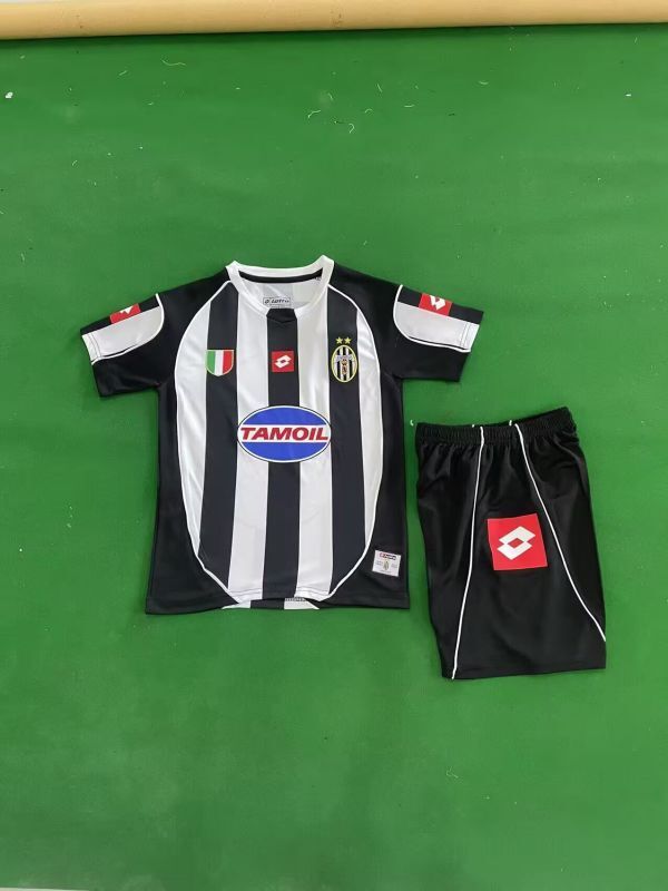 Retro Youth Uniform Kids Kit 2002-2003 Juventus Home Soccer Jersey Shorts Child Football Set
