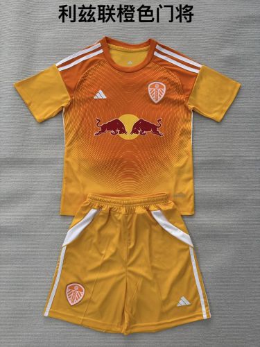 with Sponor Logo Youth Uniform Kids Kit 2025-2026 Leeds United Orange Goalkeeper Soccer Jersey Shorts Child Football Set