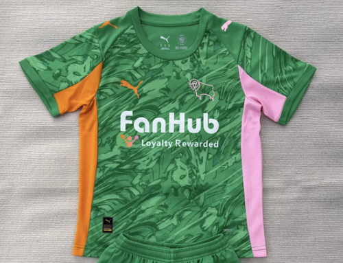 Fan Version 2025-2026 Derby County Green Goalkeeper Soccer Jersey Football Shirt