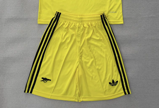 Fan Version 2025-2026 Arsenal Yellow Goalkeeper Soccer Shorts Football Shorts
