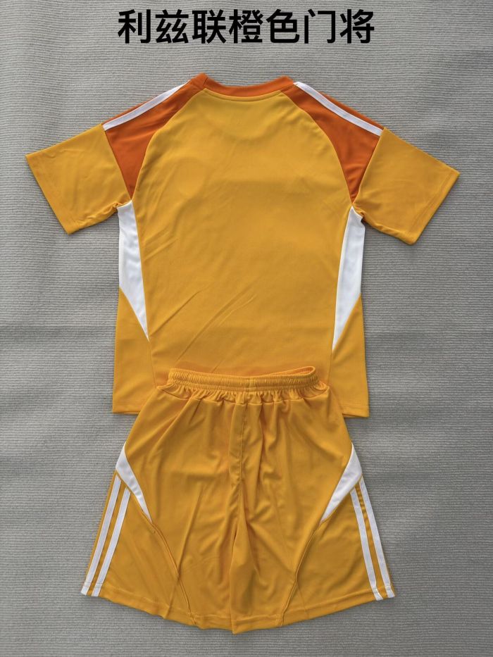 with Sponor Logo Youth Uniform Kids Kit 2025-2026 Leeds United Orange Goalkeeper Soccer Jersey Shorts Child Football Set