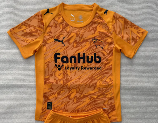 Fan Version 2025-2026 Derby County Orange Goalkeeper Soccer Jersey Football Shirt