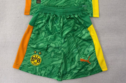 Fan Version 2025-2026 Dortmund Green Goalkeeper Soccer Shorts BVB Football Shorts