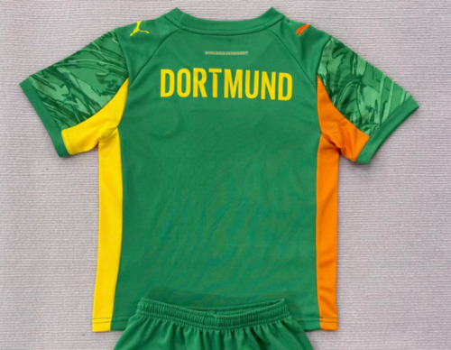 Fan Version 2025-2026 Borussia Dortmund Green Goalkeeper Soccer Jersey BVB Football Shirt