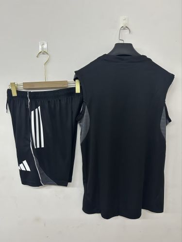 Adult Uniform 2025-2026 Eintracht Frankfurt Black Soccer Training Vest and Shorts Football Set