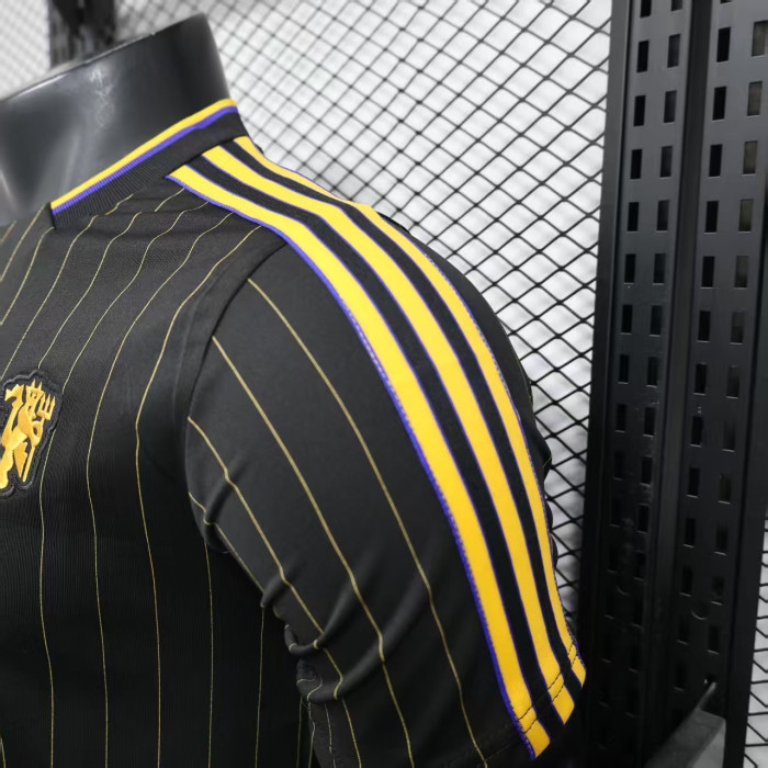 Player Version 2025-2026 Manchester United Black/Gold Icon Soccer Casual Shirt