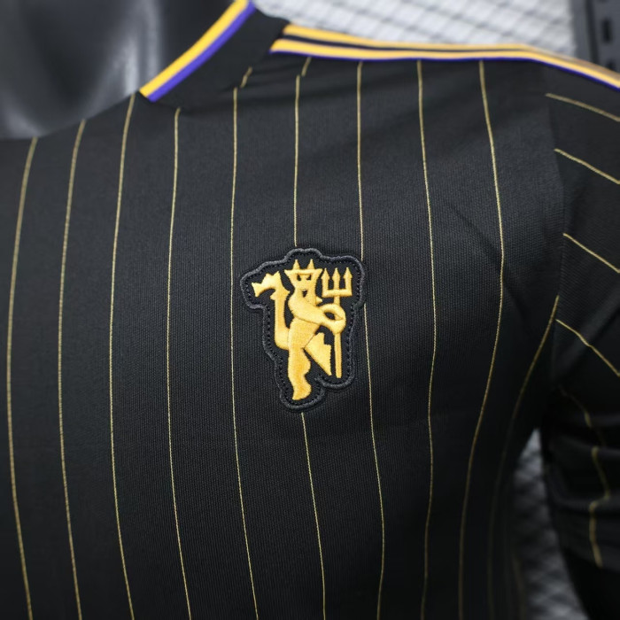Player Version 2025-2026 Manchester United Black/Gold Icon Soccer Casual Shirt
