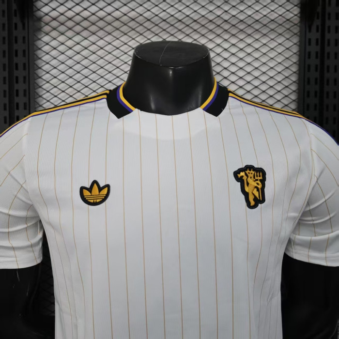 Player Version 2025-2026 Manchester United White Icon Soccer Casual Shirt