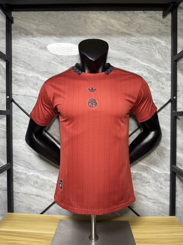 Player Version 2025-2026 Bayern Munich Red Casual Soccer Jersey Bayern Munchen ICON Football Shirt
